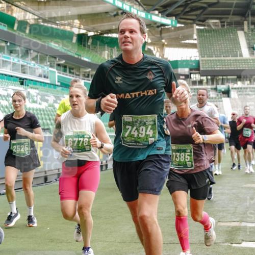 13.09.2026 - 21. swb-Marathon Bremen Michael Burmester http://msf.ph/oto/10462455 13.09.2026 13:12:33 Laufen im Stadion 118, 183, 265, 278, 349, 514, 576, 695, 702, 703, 843, 933, 950, 1005, 1113, 1143, 1226, 1286, 1334, 1435, 1641, 1849, 1851, 1936, 1952, 1991, 2005, 2248, 2264, 2281, 2299, 2336, 2353, 2375, 2377, 2398, 2426, 2439, 2461, 2478, 2505, 2612, 2659, 2665, 2669, 2673, 2684, 2765, 2773, 2792, 2804, 2815, 2816, 2822, 2850, 2860, 2884, 2895, 2907, 2921, 2963, 2966, 2975, 2976, 3016, 3027, 3079, 3082, 3143, 3155, 3159, 3253, 3293, 3308, 3313, 3328, 3349, 3352, 3434, 551 meine-sportfotos.de