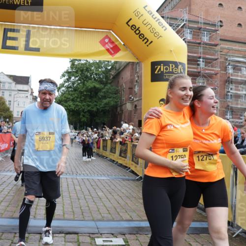 13.09.2026 - Kiel Lauf Yannick Fuchs http://msf.ph/oto/10462523 13.09.2026 09:54:39 Ziel 1414, 3489, 4911, 5030, 5503, 5504, 5937, 6815, 8327, 8830, 12750, 12751, 1414, 1441, 2368, 2485, 2815, 2865, 3148, 3283, 3702, 3703, 4263, 4277, 6327, 6825, 6986, 7090, 7127, 7458, 8325, 8830, 9587, 10261, 10424, 10434, 12753, 449, 1436, 2979, 3846, 4107, 4948, 5307, 6054, 6158, 6955, 7661, 7813, 7819, 7969, 9509, 9790, 9932, 2815, 3702, 3703, 4277, 4988, 5670, 7458, 11100 meine-sportfotos.de