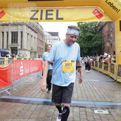 13.09.2026 - Kiel Lauf Yannick Fuchs http://msf.ph/oto/10462542 13.09.2026 09:54:40 Ziel 3489, 4911, 5030, 5503, 5504, 5937, 6815, 7661, 8327, 12750, 12751, 1414, 1441, 2368, 2485, 2815, 2865, 3148, 3283, 3702, 4263, 6327, 6825, 6986, 7090, 7127, 8325, 8830, 9587, 10261, 10424, 10434, 12753, 449, 1436, 2979, 3846, 4107, 4948, 5307, 6054, 6158, 6955, 7813, 7819, 7969, 9509, 9790, 9932, 10635, 2815, 3148, 3702, 3703, 4277, 5670, 7458, 11100 meine-sportfotos.de