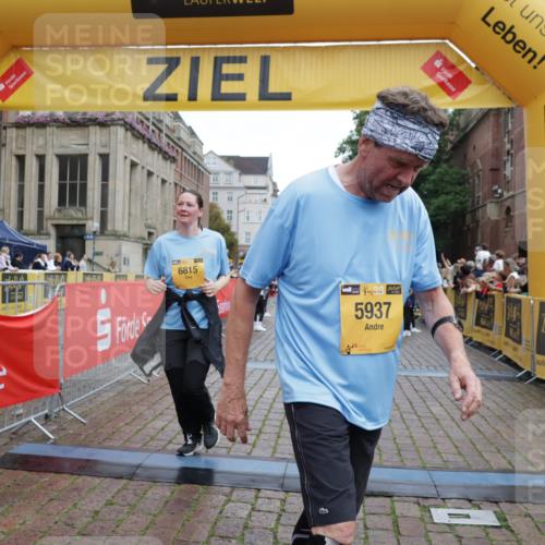 13.09.2026 - Kiel Lauf Yannick Fuchs http://msf.ph/oto/10462549 13.09.2026 09:54:41 Ziel 3489, 4911, 5030, 5503, 5504, 5937, 6815, 7661, 8327, 12750, 12751, 1414, 1441, 2368, 2485, 2815, 2865, 3148, 3283, 4263, 5937, 6327, 6825, 6986, 7090, 7127, 8325, 8830, 9587, 10261, 10424, 10434, 12750, 12753, 449, 1436, 2979, 3846, 4107, 4948, 5307, 6054, 6158, 6955, 7813, 7819, 7969, 9509, 9588, 9790, 9932, 10635, 2815, 3148, 3702, 3703, 4277, 5670, 7458 meine-sportfotos.de