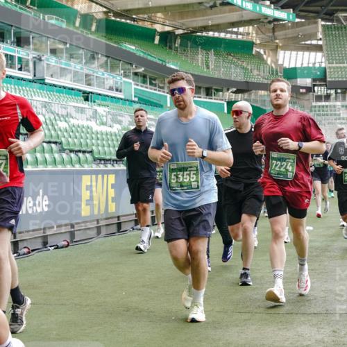 13.09.2026 - 21. swb-Marathon Bremen Michael Burmester http://msf.ph/oto/10462890 13.09.2026 13:12:38 Laufen im Stadion 118, 183, 265, 270, 278, 349, 514, 576, 695, 702, 703, 843, 933, 950, 1005, 1113, 1143, 1226, 1286, 1334, 1435, 1641, 1849, 1851, 1936, 1952, 1991, 2005, 2248, 2264, 2281, 2299, 2336, 2353, 2375, 2377, 2398, 2426, 2439, 2461, 2478, 2505, 2612, 2659, 2665, 2669, 2673, 2684, 2765, 2773, 2792, 2804, 2815, 2816, 2822, 2850, 2860, 2884, 2895, 2907, 2921, 2963, 2966, 2975, 2976, 3016, 3027, 3079, 3082, 3143, 3155, 3159, 3253, 3293, 3308, 3313, 3328, 3349, 3352, 3434, 551 meine-sportfotos.de