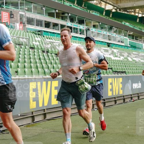13.09.2026 - 21. swb-Marathon Bremen Michael Burmester http://msf.ph/oto/10462893 13.09.2026 12:55:44 Laufen im Stadion 161, 201, 205, 307, 388, 411, 461, 465, 495, 655, 854, 876, 913, 926, 948, 1053, 1058, 1197, 1390, 1537, 1599, 1645, 1750, 1972, 2001, 2040, 2122, 2125, 2234, 2251, 2260, 2319, 2383, 2390, 2474, 2535, 2604, 2733, 2801, 2812, 2870, 2922, 2948, 3012, 3057, 3119, 3134, 3175, 3192, 3202, 3206, 3241, 3246, 3290, 3346, 3348, 3356, 3357, 3411, 3508, 3706, 3716, 3836, 4135, 4137, 4171, 4413, 4455, 4479, 4733, 5277, 5430, 5530, 6106, 2498, 3085 meine-sportfotos.de