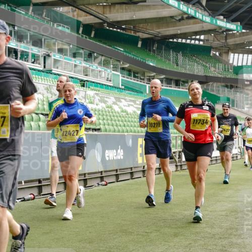 13.09.2026 - 21. swb-Marathon Bremen Michael Burmester http://msf.ph/oto/10462899 13.09.2026 10:34:47 Laufen im Stadion 10018, 10093, 10144, 10147, 10157, 10173, 10175, 10177, 10181, 10185, 10236, 10240, 10245, 10254, 10297, 10309, 10355, 10356, 10367, 10368, 10369, 10377, 10415, 10423, 10427, 10428, 10460, 10485, 10492, 10528, 10559, 10578, 10604, 10636, 10639, 10668, 10669, 10673, 10677, 10687, 10691, 10699, 10700, 10715, 10772, 10787, 10788, 10809, 10828, 10857, 10914, 10928, 11126, 11162, 11343, 11803, 11965, 10146, 10222 meine-sportfotos.de