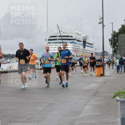 13.09.2026 - Kiel Lauf Andreas Tolksdorf http://msf.ph/oto/10462900 13.09.2026 12:03:14 Kiellinie 11450, 44, 9768, 3 meine-sportfotos.de