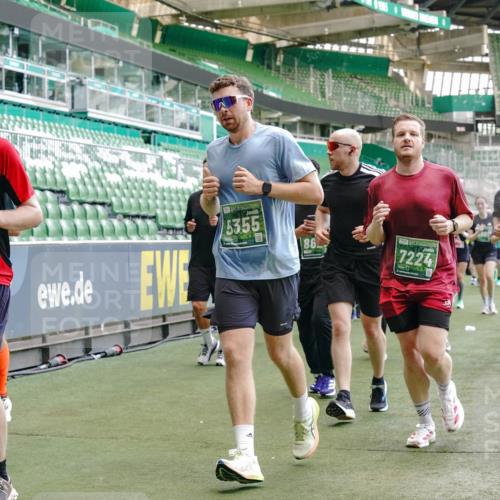 13.09.2026 - 21. swb-Marathon Bremen Michael Burmester http://msf.ph/oto/10462940 13.09.2026 13:12:38 Laufen im Stadion 118, 183, 265, 270, 278, 349, 514, 576, 695, 702, 703, 843, 933, 950, 1005, 1113, 1143, 1226, 1286, 1334, 1435, 1641, 1849, 1851, 1936, 1952, 1991, 2005, 2248, 2264, 2281, 2299, 2336, 2353, 2375, 2377, 2398, 2426, 2439, 2461, 2478, 2505, 2612, 2659, 2665, 2669, 2673, 2684, 2765, 2773, 2792, 2804, 2815, 2816, 2822, 2850, 2860, 2884, 2895, 2907, 2921, 2963, 2966, 2975, 2976, 3016, 3027, 3079, 3082, 3143, 3155, 3159, 3253, 3293, 3308, 3313, 3328, 3349, 3352, 3434, 551 meine-sportfotos.de