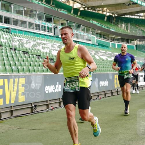 13.09.2026 - 21. swb-Marathon Bremen Michael Burmester http://msf.ph/oto/10462954 13.09.2026 12:55:45 Laufen im Stadion 161, 201, 205, 307, 388, 411, 461, 465, 495, 655, 854, 876, 913, 926, 948, 1053, 1058, 1197, 1390, 1537, 1599, 1645, 1750, 1972, 2001, 2040, 2122, 2125, 2234, 2251, 2260, 2319, 2383, 2390, 2474, 2535, 2604, 2733, 2801, 2812, 2870, 2922, 2948, 3012, 3057, 3119, 3134, 3175, 3192, 3202, 3206, 3241, 3246, 3290, 3346, 3348, 3356, 3357, 3411, 3508, 3706, 3716, 3836, 4135, 4137, 4171, 4413, 4455, 4479, 4733, 5277, 5430, 5530, 6106, 2498, 3085 meine-sportfotos.de