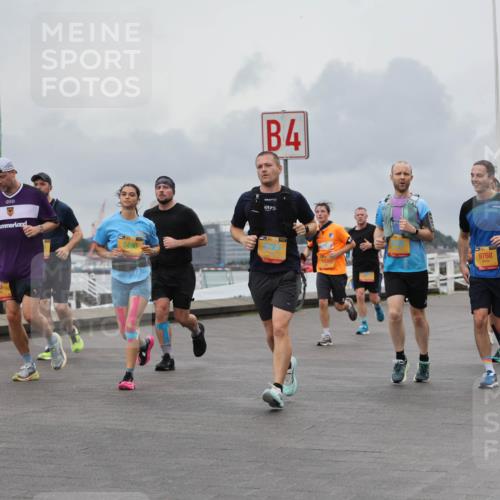13.09.2026 - Kiel Lauf Andreas Tolksdorf http://msf.ph/oto/10462960 13.09.2026 12:03:16 Kiellinie 7490, 80, 4, 10285, 9768, 3 meine-sportfotos.de