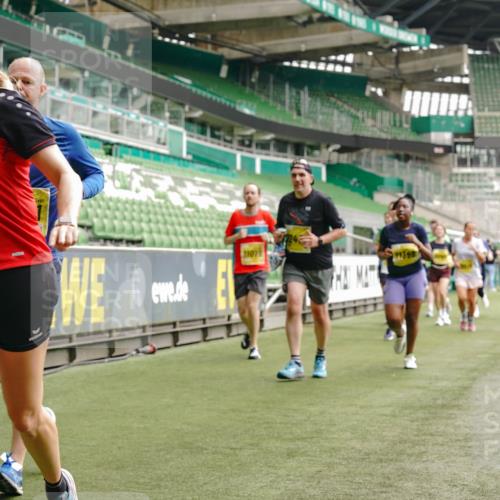 13.09.2026 - 21. swb-Marathon Bremen Michael Burmester http://msf.ph/oto/10463024 13.09.2026 10:34:48 Laufen im Stadion 10018, 10093, 10144, 10147, 10157, 10173, 10175, 10177, 10181, 10185, 10236, 10240, 10245, 10254, 10297, 10309, 10355, 10356, 10367, 10368, 10369, 10377, 10415, 10423, 10427, 10428, 10460, 10485, 10492, 10528, 10559, 10578, 10604, 10636, 10639, 10668, 10669, 10673, 10677, 10687, 10691, 10699, 10700, 10715, 10772, 10787, 10788, 10809, 10828, 10857, 10914, 10928, 11126, 11162, 11343, 11803, 11965, 10146, 10222 meine-sportfotos.de