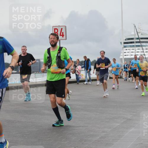 13.09.2026 - Kiel Lauf Andreas Tolksdorf http://msf.ph/oto/10463034 13.09.2026 12:03:19 Kiellinie 1028, 9768, 34, 3 meine-sportfotos.de
