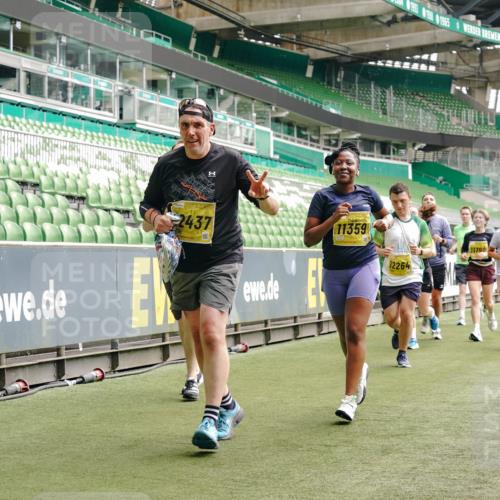 13.09.2026 - 21. swb-Marathon Bremen Michael Burmester http://msf.ph/oto/10463088 13.09.2026 10:34:50 Laufen im Stadion 10018, 10093, 10144, 10147, 10157, 10173, 10175, 10177, 10181, 10185, 10236, 10240, 10245, 10254, 10297, 10309, 10355, 10356, 10367, 10368, 10369, 10377, 10415, 10423, 10427, 10428, 10460, 10485, 10492, 10528, 10559, 10578, 10604, 10636, 10639, 10668, 10669, 10673, 10677, 10687, 10691, 10699, 10700, 10715, 10772, 10787, 10788, 10809, 10828, 10857, 10914, 10928, 11126, 11162, 11343, 11803, 11965, 10146, 10222 meine-sportfotos.de