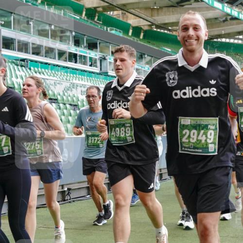 13.09.2026 - 21. swb-Marathon Bremen Michael Burmester http://msf.ph/oto/10463168 13.09.2026 13:12:41 Laufen im Stadion 118, 183, 265, 270, 278, 349, 514, 576, 695, 702, 703, 843, 933, 950, 1005, 1113, 1143, 1226, 1286, 1334, 1426, 1435, 1641, 1849, 1851, 1936, 1952, 1991, 2005, 2248, 2264, 2281, 2299, 2336, 2353, 2375, 2377, 2398, 2426, 2439, 2461, 2478, 2505, 2612, 2659, 2665, 2673, 2684, 2765, 2773, 2792, 2804, 2815, 2816, 2822, 2850, 2860, 2884, 2895, 2907, 2921, 2963, 2966, 2975, 2976, 3016, 3027, 3079, 3082, 3143, 3155, 3159, 3253, 3277, 3293, 3308, 3313, 3328, 3349, 3434, 551 meine-sportfotos.de
