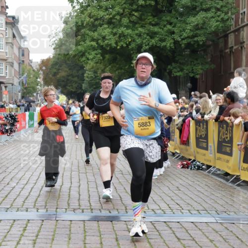 13.09.2026 - Kiel Lauf Yannick Fuchs http://msf.ph/oto/10463264 13.09.2026 09:55:21 Ziel 1354, 1495, 2079, 2186, 5883, 7322, 9117, 449, 1412, 1436, 2979, 3846, 4107, 4640, 4948, 5307, 6054, 6102, 6158, 6955, 7813, 7819, 7969, 9509, 9588, 9790, 9932, 10609, 10635, 10743, 11564, 12514, 2061, 5824, 5986, 7087, 7846, 8408, 11421, 11962, 11970, 12261, 449, 2979, 3489, 3846, 4911, 4948, 5503, 5504, 7661, 7813, 7819, 8327 meine-sportfotos.de
