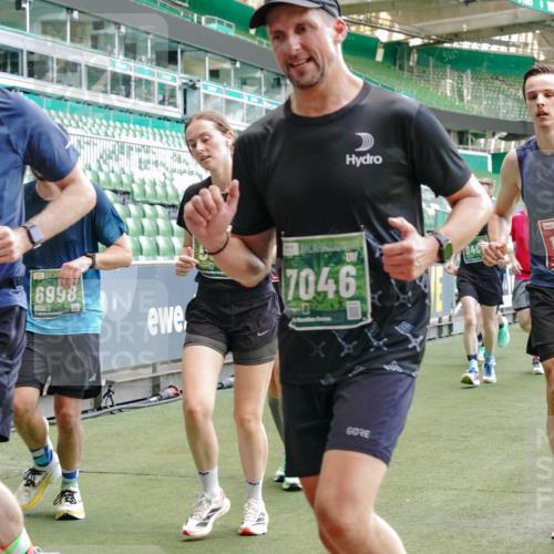 13.09.2026 - 21. swb-Marathon Bremen Michael Burmester http://msf.ph/oto/10463327 13.09.2026 13:12:44 Laufen im Stadion 118, 183, 270, 278, 349, 514, 576, 695, 702, 703, 843, 933, 950, 1005, 1113, 1143, 1226, 1286, 1334, 1426, 1435, 1641, 1849, 1851, 1936, 1952, 1991, 2005, 2248, 2264, 2281, 2336, 2353, 2375, 2377, 2398, 2426, 2439, 2461, 2478, 2505, 2612, 2659, 2665, 2673, 2684, 2765, 2773, 2792, 2804, 2815, 2816, 2822, 2850, 2860, 2884, 2895, 2907, 2921, 2963, 2966, 2975, 2976, 3016, 3027, 3079, 3082, 3143, 3155, 3253, 3277, 3293, 3308, 3313, 3328, 3349, 3434, 551 meine-sportfotos.de
