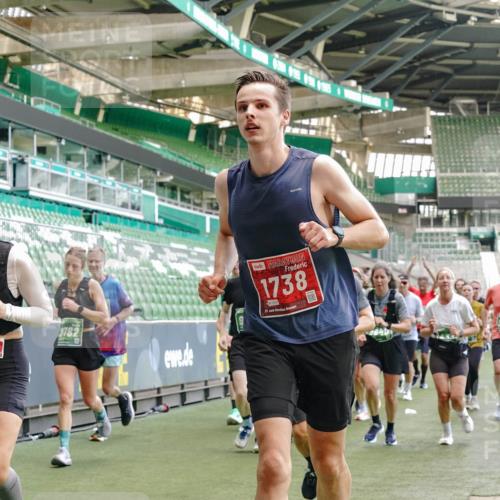 13.09.2026 - 21. swb-Marathon Bremen Michael Burmester http://msf.ph/oto/10463349 13.09.2026 13:12:44 Laufen im Stadion 118, 183, 270, 278, 349, 514, 576, 695, 702, 703, 843, 933, 950, 1005, 1113, 1143, 1226, 1286, 1334, 1426, 1435, 1641, 1849, 1851, 1936, 1952, 1991, 2005, 2248, 2264, 2281, 2336, 2353, 2375, 2377, 2398, 2426, 2439, 2461, 2478, 2505, 2612, 2659, 2665, 2673, 2684, 2765, 2773, 2792, 2804, 2815, 2816, 2822, 2850, 2860, 2884, 2895, 2907, 2921, 2963, 2966, 2975, 2976, 3016, 3027, 3079, 3082, 3143, 3155, 3253, 3277, 3293, 3308, 3313, 3328, 3349, 3434, 551 meine-sportfotos.de