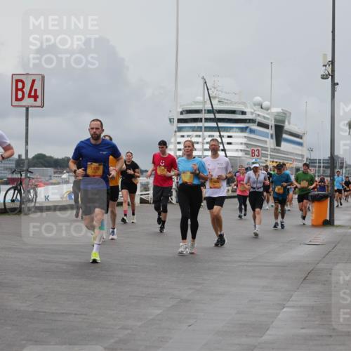 13.09.2026 - Kiel Lauf Andreas Tolksdorf http://msf.ph/oto/10463383 13.09.2026 12:03:32 Kiellinie 12479, 4, 1670, 3772, 11925, 3 meine-sportfotos.de