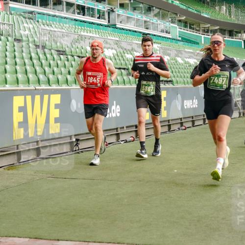 13.09.2026 - 21. swb-Marathon Bremen Michael Burmester http://msf.ph/oto/10463397 13.09.2026 12:55:54 Laufen im Stadion 201, 205, 307, 388, 411, 431, 465, 495, 655, 854, 876, 913, 926, 948, 1053, 1058, 1130, 1197, 1390, 1537, 1599, 1645, 1750, 1972, 2001, 2040, 2122, 2125, 2234, 2251, 2260, 2319, 2383, 2390, 2473, 2474, 2535, 2604, 2733, 2801, 2812, 2870, 2922, 2948, 3012, 3057, 3119, 3134, 3175, 3192, 3202, 3206, 3241, 3246, 3290, 3346, 3348, 3356, 3411, 3508, 3706, 3716, 3836, 4135, 4137, 4171, 4413, 4455, 4479, 4733, 5277, 5430, 5530, 6106, 2498, 3085 meine-sportfotos.de