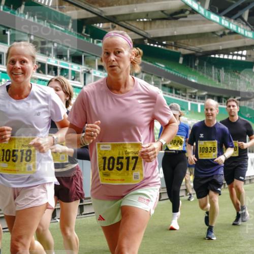 13.09.2026 - 21. swb-Marathon Bremen Michael Burmester http://msf.ph/oto/10463533 13.09.2026 10:34:55 Laufen im Stadion 10018, 10093, 10144, 10147, 10157, 10173, 10175, 10177, 10181, 10182, 10185, 10236, 10240, 10245, 10254, 10297, 10309, 10355, 10356, 10367, 10368, 10369, 10377, 10415, 10423, 10427, 10428, 10460, 10485, 10492, 10528, 10559, 10578, 10604, 10617, 10636, 10639, 10668, 10669, 10677, 10687, 10691, 10699, 10700, 10715, 10772, 10787, 10788, 10809, 10828, 10857, 10914, 10928, 11126, 11162, 11343, 11803, 11965, 10146, 10222 meine-sportfotos.de