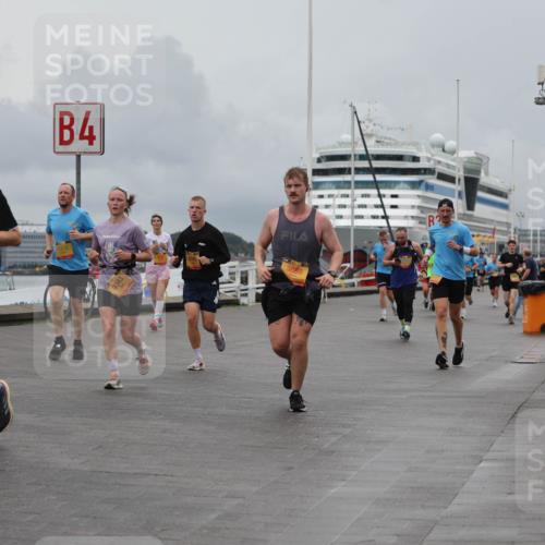 13.09.2026 - Kiel Lauf Andreas Tolksdorf http://msf.ph/oto/10463566 13.09.2026 12:03:48 Kiellinie 460, 8652, 4, 1318, 3669 meine-sportfotos.de