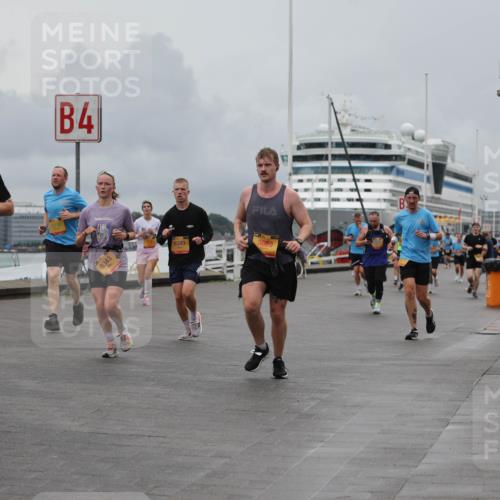 13.09.2026 - Kiel Lauf Andreas Tolksdorf http://msf.ph/oto/10463567 13.09.2026 12:03:48 Kiellinie 4601, 39, 8652, 4, 1343, 6343, 3669 meine-sportfotos.de