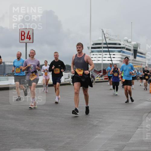 13.09.2026 - Kiel Lauf Andreas Tolksdorf http://msf.ph/oto/10463569 13.09.2026 12:03:49 Kiellinie 4601, 8652, 4, 9343, 6343, 3659 meine-sportfotos.de
