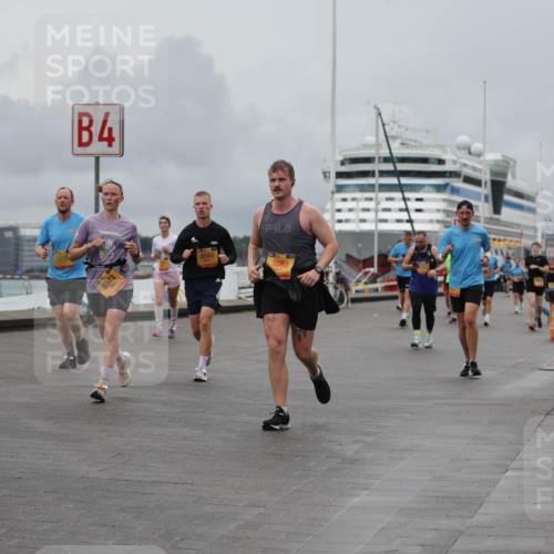 13.09.2026 - Kiel Lauf Andreas Tolksdorf http://msf.ph/oto/10463572 13.09.2026 12:03:49 Kiellinie 460, 1, 39, 4, 8652, 4, 6343, 3669 meine-sportfotos.de