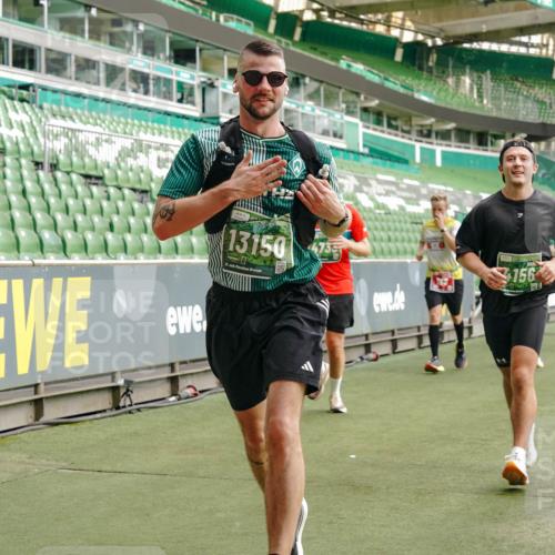 13.09.2026 - 21. swb-Marathon Bremen Michael Burmester http://msf.ph/oto/10463573 13.09.2026 12:55:57 Laufen im Stadion 201, 205, 307, 388, 411, 431, 465, 495, 655, 854, 876, 913, 926, 948, 1053, 1058, 1130, 1197, 1390, 1537, 1599, 1645, 1750, 1972, 2001, 2040, 2122, 2125, 2234, 2251, 2260, 2319, 2383, 2390, 2473, 2474, 2535, 2604, 2733, 2761, 2801, 2812, 2870, 2922, 2948, 3012, 3057, 3119, 3134, 3175, 3192, 3202, 3206, 3241, 3246, 3290, 3346, 3348, 3356, 3411, 3508, 3706, 3716, 3836, 4135, 4137, 4171, 4413, 4455, 4479, 4733, 5277, 5430, 5530, 6106, 2498, 3085 meine-sportfotos.de