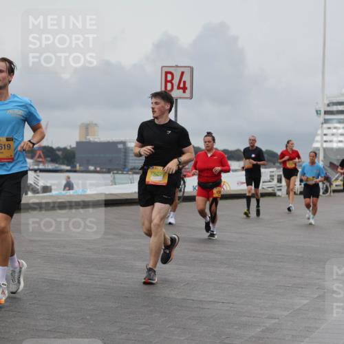 13.09.2026 - Kiel Lauf Andreas Tolksdorf http://msf.ph/oto/10463593 13.09.2026 12:04:00 Kiellinie 6863, 38, 10619, 12427, 4, 3 meine-sportfotos.de