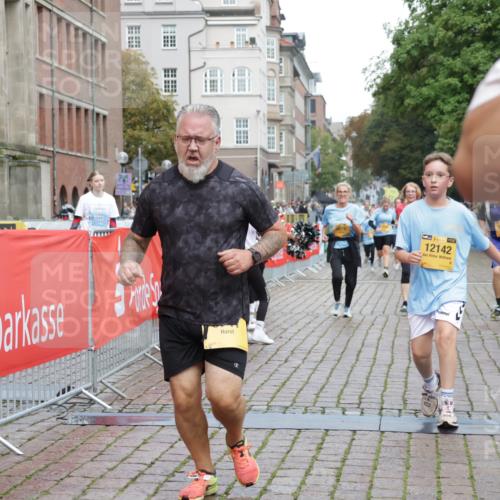13.09.2026 - Kiel Lauf Yannick Fuchs http://msf.ph/oto/10463595 13.09.2026 09:55:46 Ziel 4121, 4174, 5986, 7087, 8248, 8976, 9226, 9399, 9741, 11962, 11970, 12142, 12261, 1354, 1495, 2061, 2079, 2186, 5824, 5883, 7322, 7846, 8408, 9117, 11421, 1176, 1589, 2227, 4388, 5056, 8521, 10248, 10267, 11886, 12463, 1412, 2079, 6102, 9117, 10609, 10743, 11564, 12514 meine-sportfotos.de