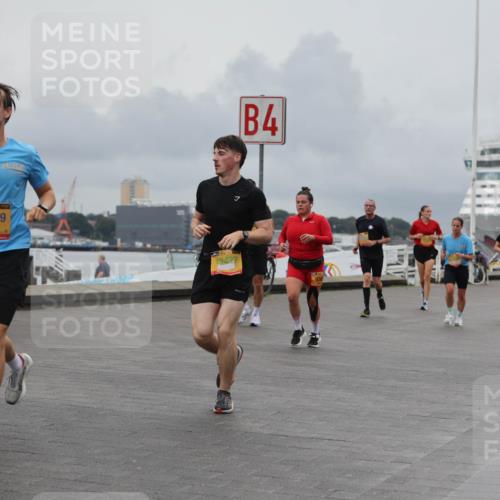 13.09.2026 - Kiel Lauf Andreas Tolksdorf http://msf.ph/oto/10463596 13.09.2026 12:04:00 Kiellinie 63, 139, 10619, 4, 3 meine-sportfotos.de