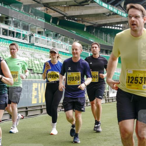 13.09.2026 - 21. swb-Marathon Bremen Michael Burmester http://msf.ph/oto/10463607 13.09.2026 10:34:56 Laufen im Stadion 10018, 10093, 10144, 10147, 10157, 10173, 10175, 10177, 10181, 10182, 10185, 10236, 10240, 10245, 10254, 10297, 10309, 10355, 10356, 10367, 10368, 10369, 10377, 10415, 10423, 10427, 10428, 10460, 10477, 10485, 10492, 10528, 10559, 10578, 10604, 10617, 10636, 10639, 10668, 10669, 10677, 10687, 10691, 10699, 10700, 10715, 10772, 10787, 10788, 10809, 10828, 10857, 10914, 10928, 11126, 11162, 11343, 11803, 11965, 10146, 10222 meine-sportfotos.de