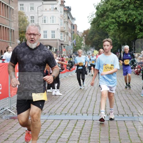 13.09.2026 - Kiel Lauf Yannick Fuchs http://msf.ph/oto/10463609 13.09.2026 09:55:46 Ziel 4121, 4174, 5986, 7087, 8248, 8976, 9226, 9399, 9741, 11962, 11970, 12142, 12261, 1354, 1495, 2061, 2079, 2186, 5824, 5883, 7322, 7846, 8408, 9117, 11421, 1176, 1589, 2227, 4388, 5056, 8521, 10248, 10267, 11886, 12463, 1412, 2079, 6102, 9117, 10609, 10743, 11564, 12514 meine-sportfotos.de