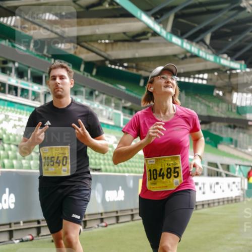 13.09.2026 - 21. swb-Marathon Bremen Michael Burmester http://msf.ph/oto/10463664 13.09.2026 10:34:57 Laufen im Stadion 10018, 10093, 10144, 10147, 10157, 10173, 10175, 10177, 10181, 10182, 10185, 10195, 10236, 10240, 10245, 10254, 10297, 10309, 10355, 10356, 10367, 10368, 10369, 10377, 10415, 10423, 10427, 10428, 10460, 10477, 10485, 10492, 10528, 10559, 10578, 10604, 10617, 10636, 10639, 10668, 10669, 10677, 10691, 10699, 10700, 10715, 10772, 10787, 10788, 10809, 10828, 10857, 10914, 10928, 11126, 11162, 11343, 11803, 11965, 10146, 10222 meine-sportfotos.de