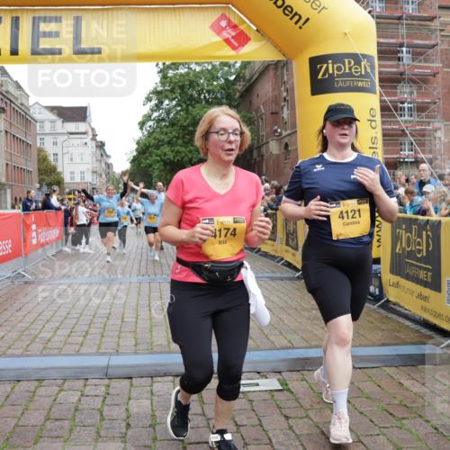 13.09.2026 - Kiel Lauf Yannick Fuchs http://msf.ph/oto/10463699 13.09.2026 09:55:53 Ziel 1176, 1589, 2227, 4121, 4174, 5056, 8248, 8521, 8976, 9226, 9399, 10267, 11886, 12463, 1354, 1495, 2061, 2186, 5824, 5986, 7087, 7322, 7846, 8408, 9741, 11421, 11962, 11970, 12142, 12261, 50, 51, 1961, 3228, 3229, 4388, 6172, 6515, 8832, 10248, 10787, 11357, 11385, 11790, 12735, 12736, 12752, 1354, 2079, 2186, 5883, 7322, 9117 meine-sportfotos.de