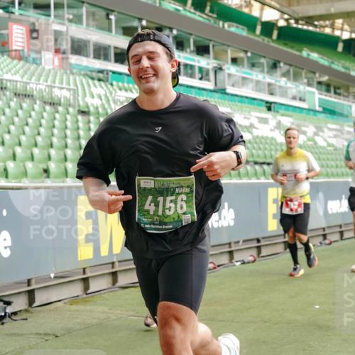 13.09.2026 - 21. swb-Marathon Bremen Michael Burmester http://msf.ph/oto/10463701 13.09.2026 12:55:58 Laufen im Stadion 201, 205, 307, 388, 411, 431, 465, 495, 655, 854, 876, 913, 926, 948, 1053, 1058, 1130, 1197, 1390, 1537, 1599, 1645, 1750, 1972, 2001, 2040, 2122, 2125, 2234, 2251, 2260, 2319, 2383, 2390, 2473, 2474, 2535, 2604, 2733, 2761, 2812, 2870, 2922, 2948, 3057, 3119, 3134, 3175, 3192, 3202, 3206, 3241, 3246, 3290, 3346, 3348, 3356, 3411, 3508, 3706, 3716, 3836, 4135, 4137, 4171, 4413, 4455, 4479, 4733, 5277, 5430, 5530, 6106, 2498, 3085 meine-sportfotos.de