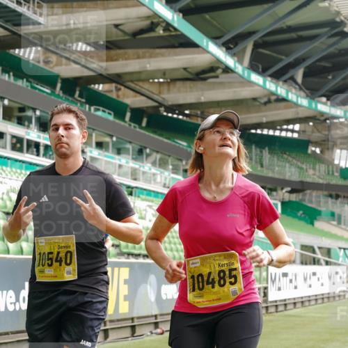 13.09.2026 - 21. swb-Marathon Bremen Michael Burmester http://msf.ph/oto/10463706 13.09.2026 10:34:58 Laufen im Stadion 10018, 10093, 10144, 10147, 10157, 10173, 10175, 10177, 10181, 10182, 10185, 10195, 10236, 10240, 10245, 10254, 10297, 10309, 10355, 10356, 10367, 10368, 10369, 10377, 10409, 10415, 10423, 10427, 10428, 10460, 10477, 10485, 10492, 10528, 10559, 10578, 10604, 10617, 10636, 10639, 10668, 10669, 10677, 10691, 10699, 10700, 10715, 10772, 10787, 10809, 10828, 10857, 10914, 10928, 11126, 11162, 11343, 11803, 11965, 10146, 10222 meine-sportfotos.de
