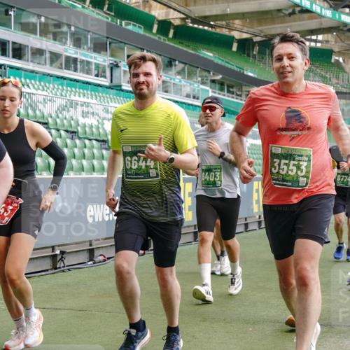 13.09.2026 - 21. swb-Marathon Bremen Michael Burmester http://msf.ph/oto/10463713 13.09.2026 13:12:49 Laufen im Stadion 118, 183, 270, 278, 349, 514, 576, 600, 695, 702, 703, 843, 933, 950, 1005, 1113, 1143, 1226, 1286, 1334, 1426, 1435, 1596, 1641, 1849, 1851, 1936, 1952, 1991, 2005, 2079, 2248, 2264, 2281, 2336, 2353, 2375, 2377, 2398, 2426, 2439, 2461, 2478, 2505, 2612, 2659, 2665, 2673, 2684, 2765, 2773, 2792, 2804, 2815, 2816, 2822, 2850, 2860, 2884, 2895, 2907, 2921, 2963, 2966, 2972, 2975, 2976, 3016, 3027, 3079, 3082, 3143, 3155, 3253, 3277, 3293, 3308, 3313, 3328, 3349, 3434 meine-sportfotos.de