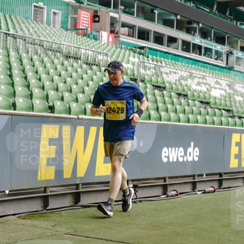 13.09.2026 - 21. swb-Marathon Bremen Michael Burmester http://msf.ph/oto/10463721 13.09.2026 10:34:59 Laufen im Stadion 10018, 10093, 10144, 10147, 10157, 10173, 10175, 10177, 10181, 10182, 10185, 10195, 10236, 10240, 10245, 10254, 10297, 10309, 10355, 10356, 10367, 10368, 10369, 10377, 10409, 10415, 10427, 10428, 10460, 10477, 10485, 10492, 10528, 10559, 10578, 10604, 10617, 10636, 10639, 10668, 10669, 10677, 10691, 10699, 10700, 10715, 10772, 10787, 10828, 10857, 10914, 10928, 11126, 11162, 11343, 11803, 11965, 10146, 10222 meine-sportfotos.de
