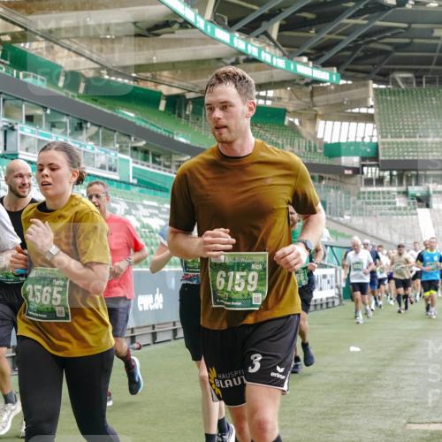 13.09.2026 - 21. swb-Marathon Bremen Michael Burmester http://msf.ph/oto/10463757 13.09.2026 13:12:50 Laufen im Stadion 118, 183, 270, 278, 349, 514, 576, 600, 695, 702, 703, 843, 933, 950, 1005, 1113, 1143, 1226, 1286, 1334, 1426, 1435, 1596, 1641, 1849, 1851, 1936, 1952, 1991, 2005, 2079, 2248, 2264, 2281, 2336, 2353, 2375, 2377, 2398, 2426, 2439, 2461, 2478, 2505, 2612, 2659, 2665, 2673, 2684, 2765, 2773, 2792, 2804, 2815, 2816, 2822, 2850, 2860, 2884, 2895, 2907, 2921, 2963, 2966, 2972, 2975, 2976, 3016, 3027, 3079, 3082, 3143, 3155, 3253, 3277, 3293, 3308, 3313, 3328, 3349, 3434 meine-sportfotos.de