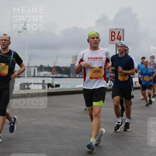 13.09.2026 - Kiel Lauf Andreas Tolksdorf http://msf.ph/oto/10463769 13.09.2026 12:04:18 Kiellinie 9304, 38, 3999, 4, 5635 meine-sportfotos.de