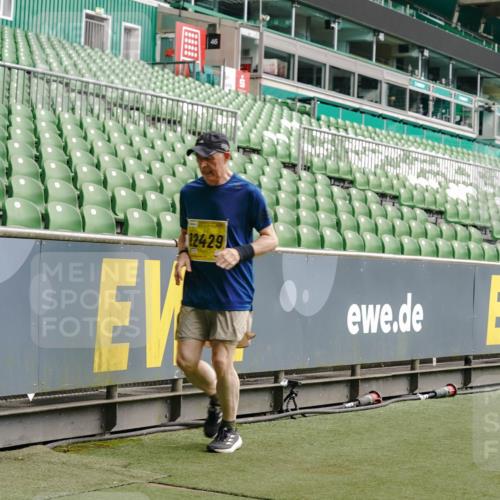 13.09.2026 - 21. swb-Marathon Bremen Michael Burmester http://msf.ph/oto/10463771 13.09.2026 10:34:59 Laufen im Stadion 10018, 10093, 10144, 10147, 10157, 10173, 10175, 10177, 10181, 10182, 10185, 10195, 10236, 10240, 10245, 10254, 10297, 10309, 10355, 10356, 10367, 10368, 10369, 10377, 10409, 10415, 10427, 10428, 10460, 10477, 10485, 10492, 10528, 10559, 10578, 10604, 10617, 10636, 10639, 10668, 10669, 10677, 10691, 10699, 10700, 10715, 10772, 10787, 10828, 10857, 10914, 10928, 11126, 11162, 11343, 11803, 11965, 10146, 10222 meine-sportfotos.de