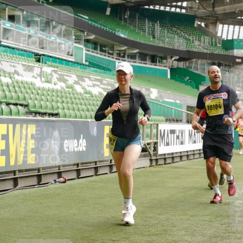 13.09.2026 - 21. swb-Marathon Bremen Michael Burmester http://msf.ph/oto/10463798 13.09.2026 10:35:01 Laufen im Stadion 10018, 10093, 10144, 10147, 10157, 10173, 10175, 10177, 10181, 10182, 10185, 10195, 10240, 10245, 10254, 10297, 10309, 10355, 10356, 10367, 10368, 10369, 10377, 10409, 10415, 10427, 10428, 10460, 10477, 10485, 10492, 10528, 10559, 10578, 10604, 10617, 10636, 10639, 10668, 10669, 10677, 10691, 10699, 10700, 10715, 10772, 10787, 10828, 10857, 10914, 10928, 11126, 11162, 11343, 11803, 11965, 10146, 10222 meine-sportfotos.de