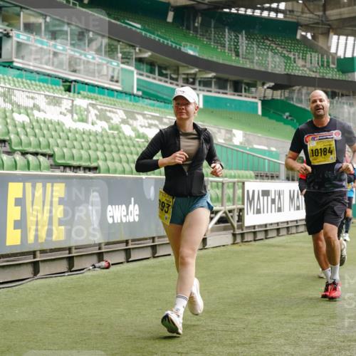 13.09.2026 - 21. swb-Marathon Bremen Michael Burmester http://msf.ph/oto/10463812 13.09.2026 10:35:01 Laufen im Stadion 10018, 10093, 10144, 10147, 10157, 10173, 10175, 10177, 10181, 10182, 10185, 10195, 10240, 10245, 10254, 10297, 10309, 10355, 10356, 10367, 10368, 10369, 10377, 10409, 10415, 10427, 10428, 10460, 10477, 10485, 10492, 10528, 10559, 10578, 10604, 10617, 10636, 10639, 10668, 10669, 10677, 10691, 10699, 10700, 10715, 10772, 10787, 10828, 10857, 10914, 10928, 11126, 11162, 11343, 11803, 11965, 10146, 10222 meine-sportfotos.de