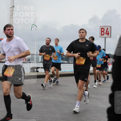13.09.2026 - Kiel Lauf Andreas Tolksdorf http://msf.ph/oto/10463814 13.09.2026 12:04:20 Kiellinie 11891, 3963, 1, 38, 1250, 4 meine-sportfotos.de