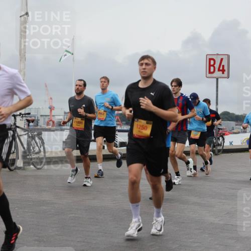 13.09.2026 - Kiel Lauf Andreas Tolksdorf http://msf.ph/oto/10463823 13.09.2026 12:04:21 Kiellinie 11891, 4, 8963, 1250, 729 meine-sportfotos.de