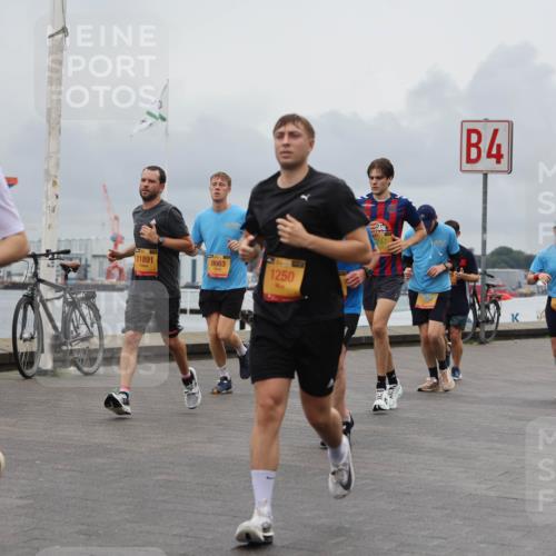 13.09.2026 - Kiel Lauf Andreas Tolksdorf http://msf.ph/oto/10463829 13.09.2026 12:04:21 Kiellinie 1805, 11891, 8963, 1250, 4, 7297 meine-sportfotos.de