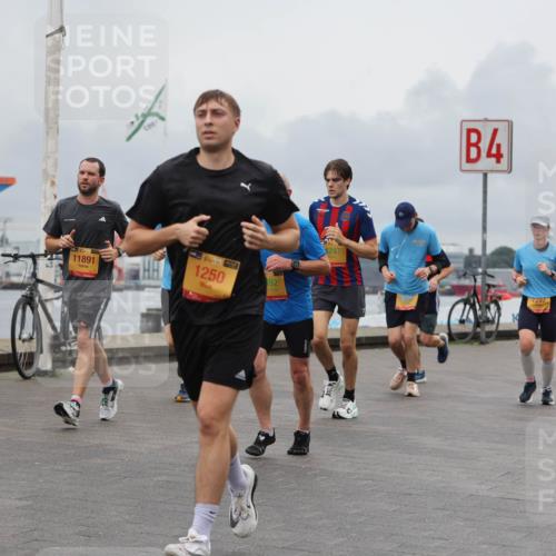 13.09.2026 - Kiel Lauf Andreas Tolksdorf http://msf.ph/oto/10463839 13.09.2026 12:04:21 Kiellinie 11891, 39, 1250, 92, 4247, 4, 7297 meine-sportfotos.de
