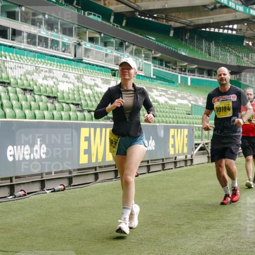13.09.2026 - 21. swb-Marathon Bremen Michael Burmester http://msf.ph/oto/10463853 13.09.2026 10:35:01 Laufen im Stadion 10018, 10093, 10144, 10147, 10157, 10173, 10175, 10177, 10181, 10182, 10185, 10195, 10240, 10245, 10254, 10297, 10309, 10355, 10356, 10367, 10368, 10369, 10377, 10409, 10415, 10427, 10428, 10460, 10477, 10485, 10492, 10528, 10559, 10578, 10604, 10617, 10636, 10639, 10668, 10669, 10677, 10691, 10699, 10700, 10715, 10772, 10787, 10828, 10857, 10914, 10928, 11126, 11162, 11343, 11803, 11965, 10146, 10222 meine-sportfotos.de