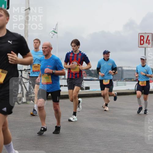 13.09.2026 - Kiel Lauf Andreas Tolksdorf http://msf.ph/oto/10463861 13.09.2026 12:04:22 Kiellinie 1250, 8963, 35, 7392, 10, 4, 7297 meine-sportfotos.de