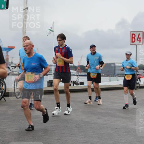 13.09.2026 - Kiel Lauf Andreas Tolksdorf http://msf.ph/oto/10463865 13.09.2026 12:04:22 Kiellinie 1250, 38, 7392, 4247, 7297, 4 meine-sportfotos.de