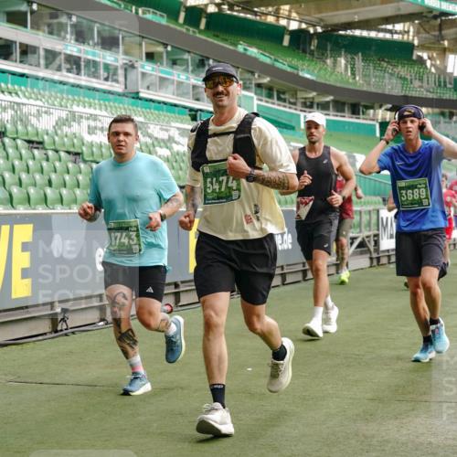 13.09.2026 - 21. swb-Marathon Bremen Michael Burmester http://msf.ph/oto/10463902 13.09.2026 12:56:01 Laufen im Stadion 201, 205, 307, 388, 411, 431, 465, 495, 655, 854, 876, 913, 926, 948, 1053, 1058, 1130, 1197, 1390, 1537, 1599, 1645, 1750, 1972, 2001, 2040, 2122, 2125, 2234, 2251, 2260, 2319, 2383, 2390, 2473, 2474, 2535, 2604, 2634, 2733, 2761, 2812, 2870, 2922, 2948, 3057, 3119, 3134, 3175, 3192, 3202, 3206, 3241, 3246, 3290, 3346, 3348, 3356, 3411, 3508, 3706, 3716, 3813, 3836, 4135, 4137, 4171, 4413, 4455, 4479, 4733, 5277, 5430, 5530, 6106, 2498, 3085 meine-sportfotos.de